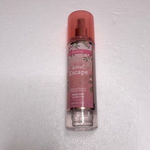 SPATHERAPY SWEET ESCAPE HIBISCUS PETALS & CREAMY COCONUT